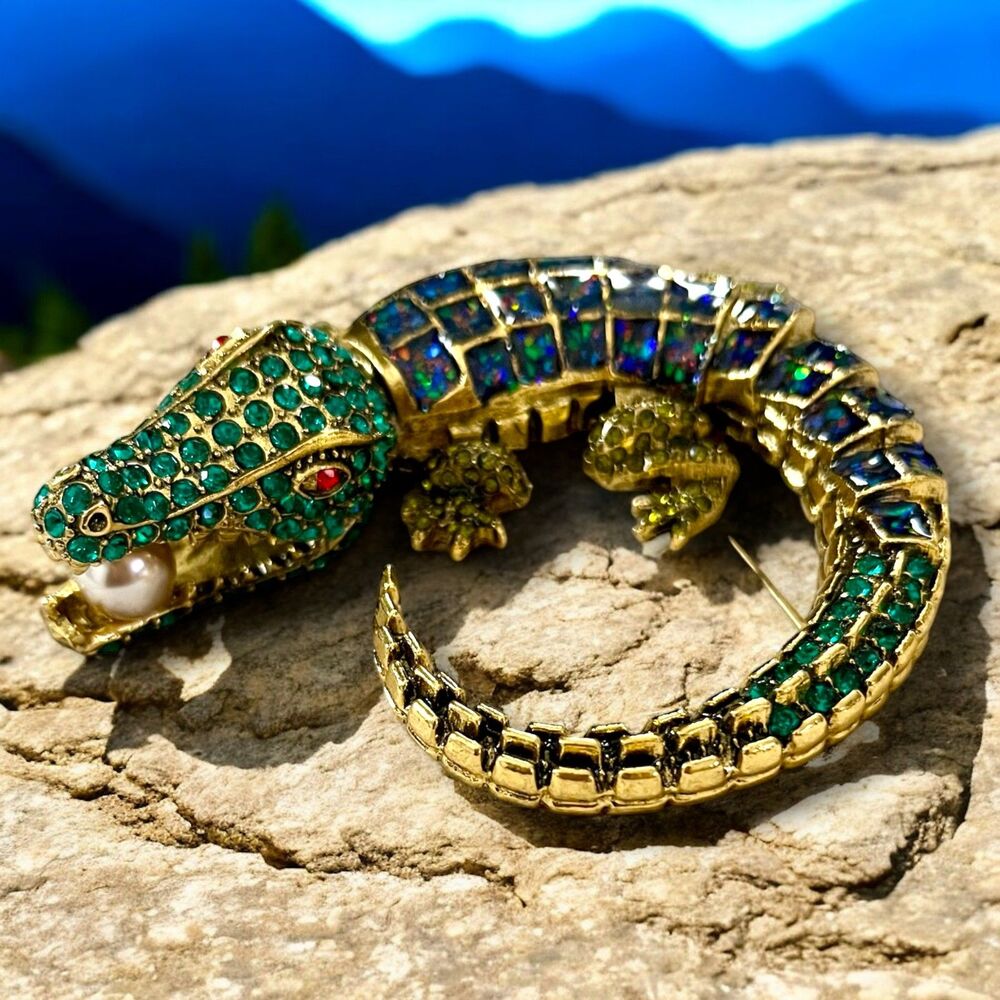 Bold and Beautiful: Large, Heavy Crocodile/Alligator Brooch - Picture 2 of 4